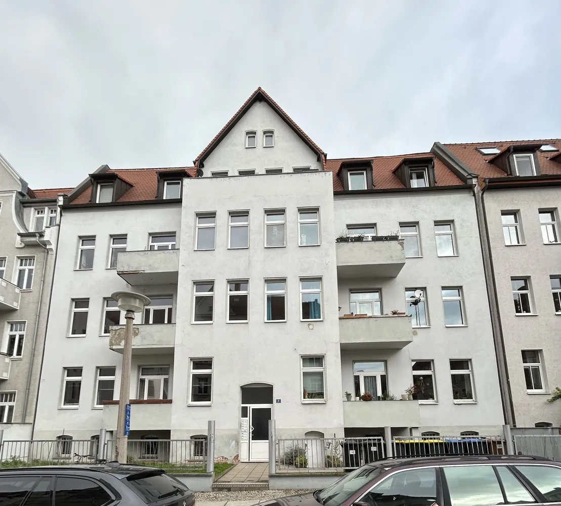 4 Zimmer Wohnung mit 110 m² in Halle (Saale) – Bild 2