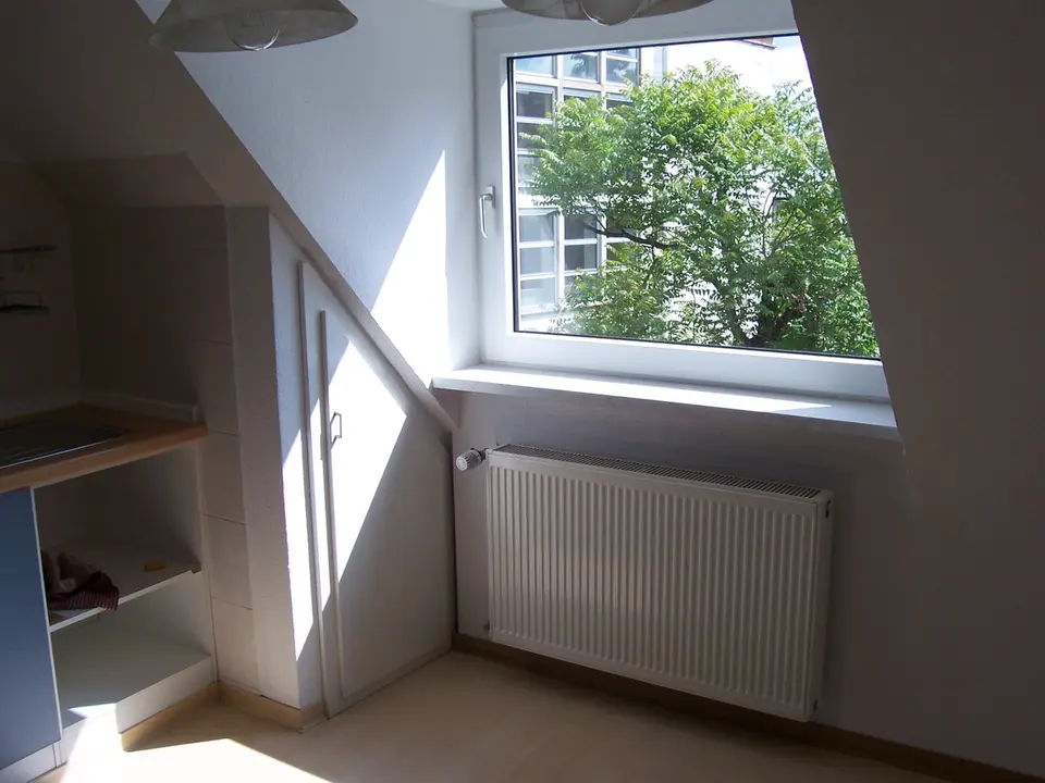 4 Zimmer Wohnung mit 105 m² in Saarbrücken – Bild 2