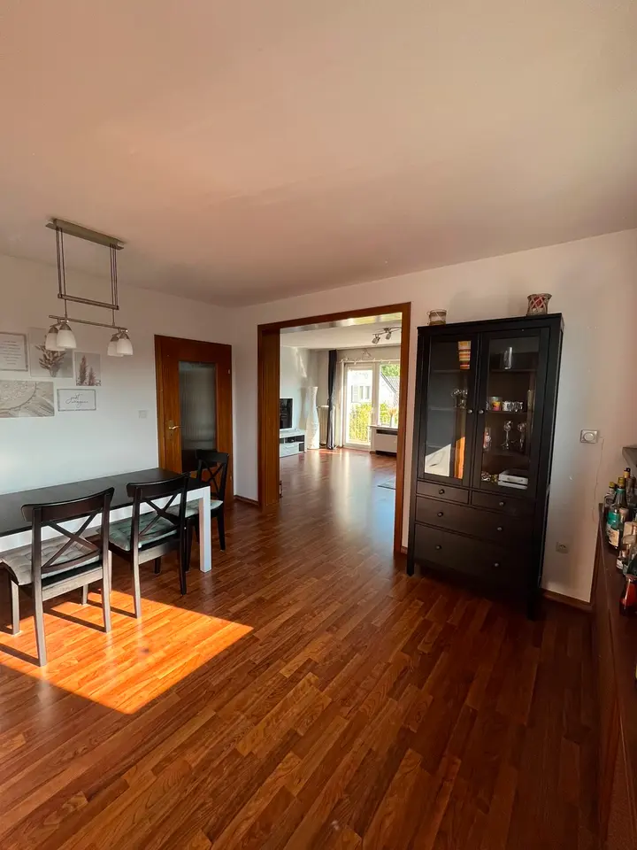 3 Zimmer Wohnung mit 95 m² in Bergisch Gladbach – Bild 3
