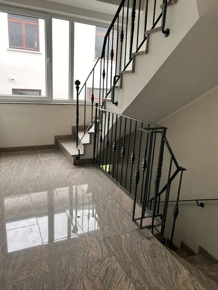 4 Zimmer Wohnung mit 131 m² in Wiesbaden – Bild 3