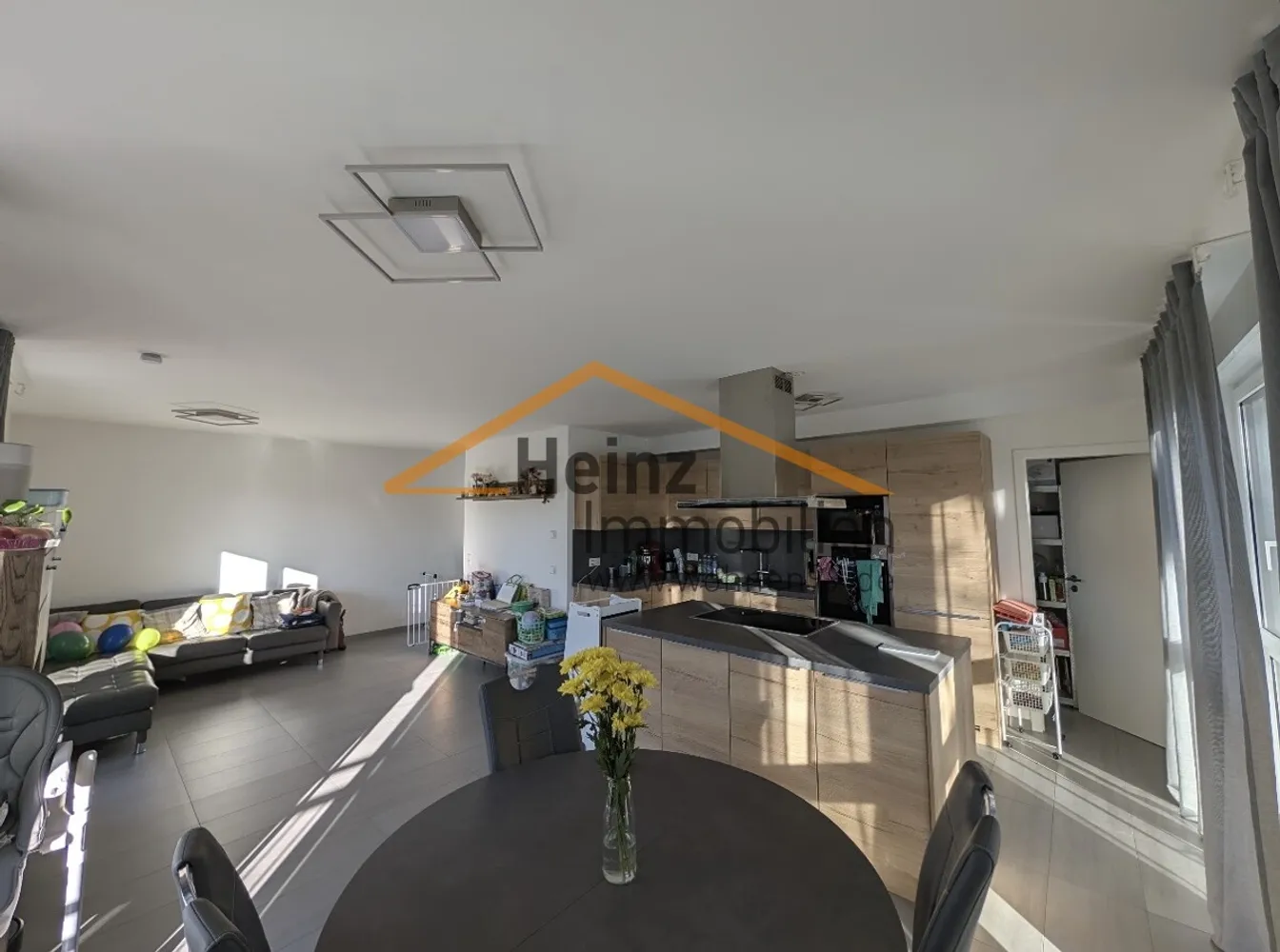 3 Zimmer Wohnung mit 99 m² in Bergisch Gladbach – Bild 2