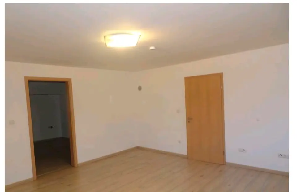 9 Zimmer Haus mit 250 m² in Amberg – Bild 1