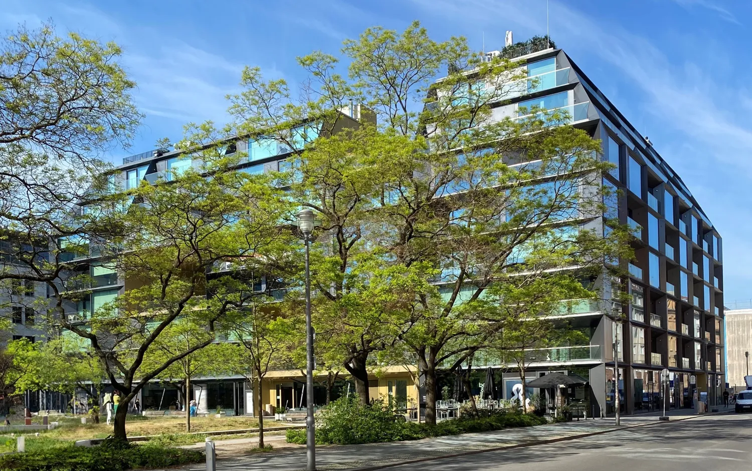 5 Zimmer Wohnung mit 180 m² in Berlin – Bild 1
