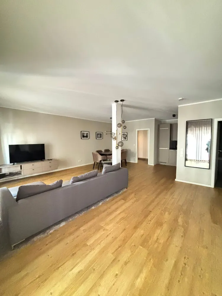 2 Zimmer Wohnung mit 70 m² in Wiesbaden – Bild 2