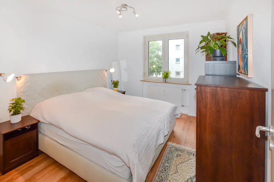 4 Zimmer Wohnung mit 99 m² in Augsburg – Bild 2