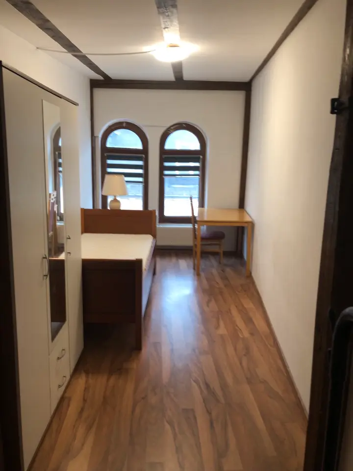 6 Zimmer Wohnung mit 120 m² in Köthen – Bild 1