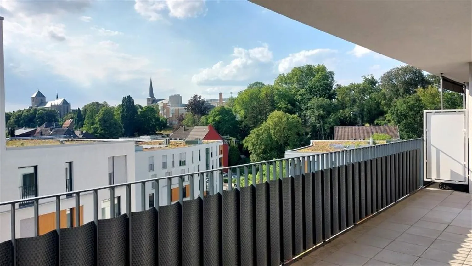 4 Zimmer Wohnung mit 129 m² in Mönchengladbach – Bild 2