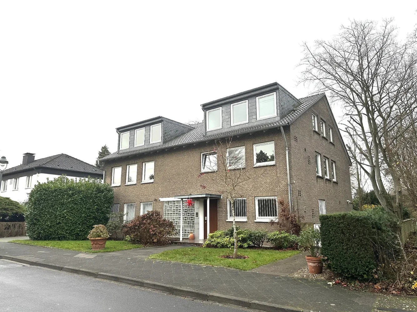 3 Zimmer Wohnung mit 130 m² in Düsseldorf – Bild 2