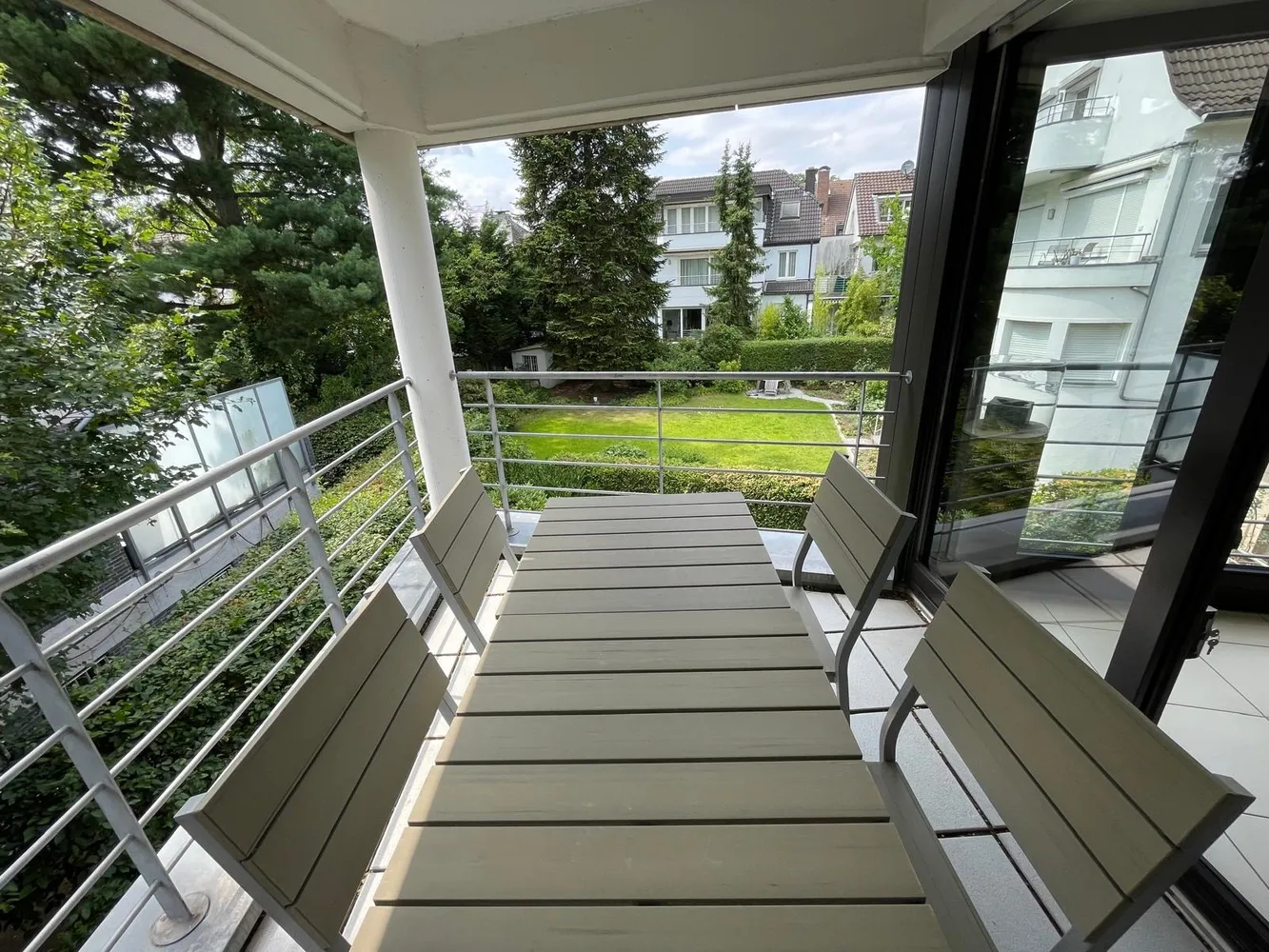 2 room apartment with 70 m² in Düsseldorf – Photo 4