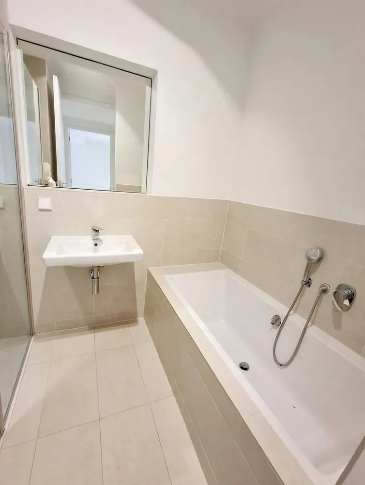2 Zimmer Wohnung mit 81 m² in Düsseldorf – Bild 9