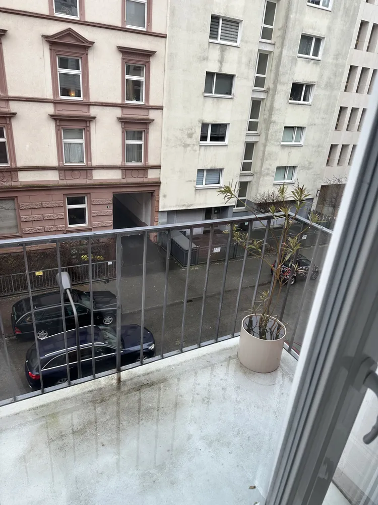 4 Zimmer Wohnung mit 96 m² in Frankfurt am Main – Bild 7