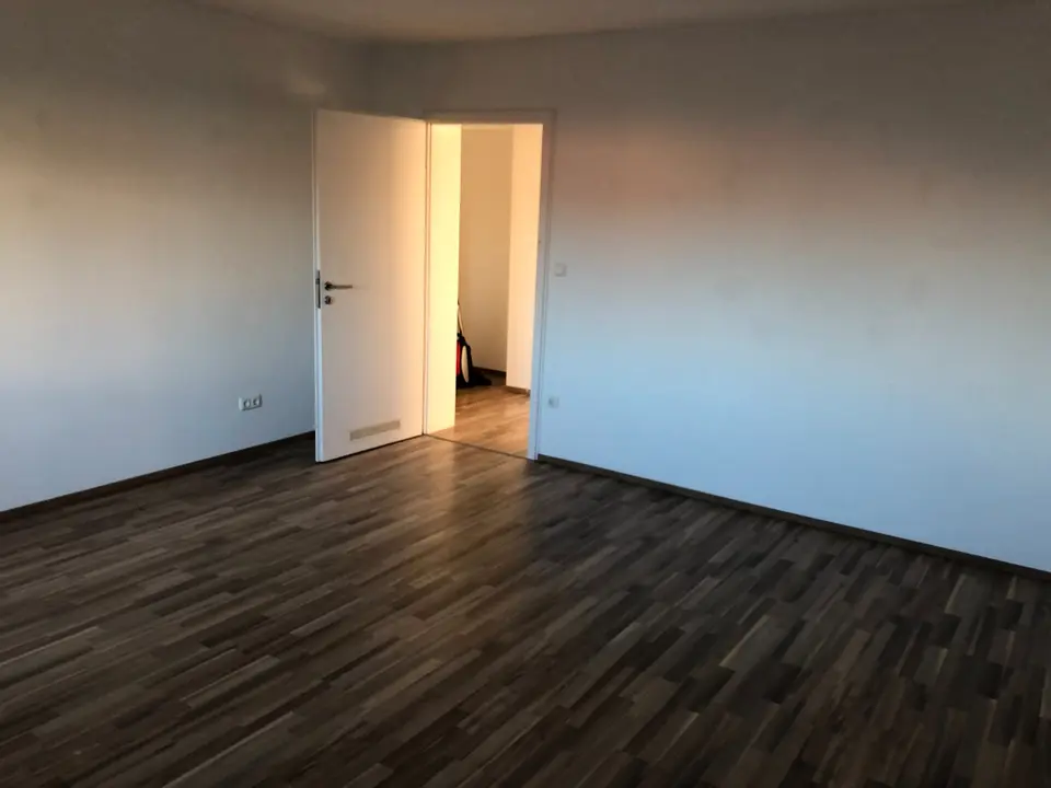 3 Zimmer Wohnung mit 75 m² in Nürnberg – Bild 2
