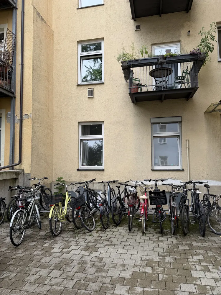 4 Zimmer Wohnung mit 11 m² in München – Bild 1