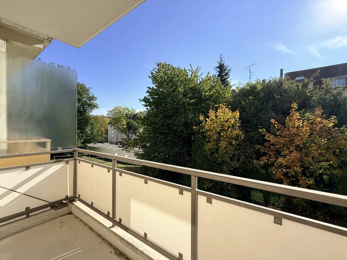 2 Zimmer Wohnung mit 47 m² in Plauen – Bild 2