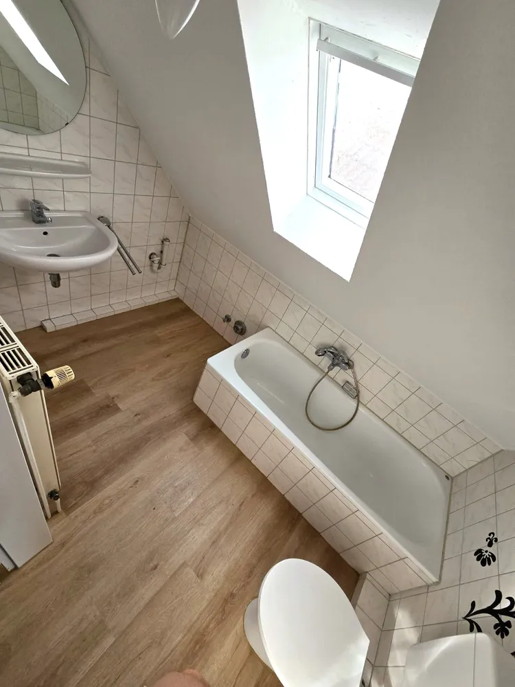 2 Zimmer Wohnung mit 43 m² in Leer – Bild 1