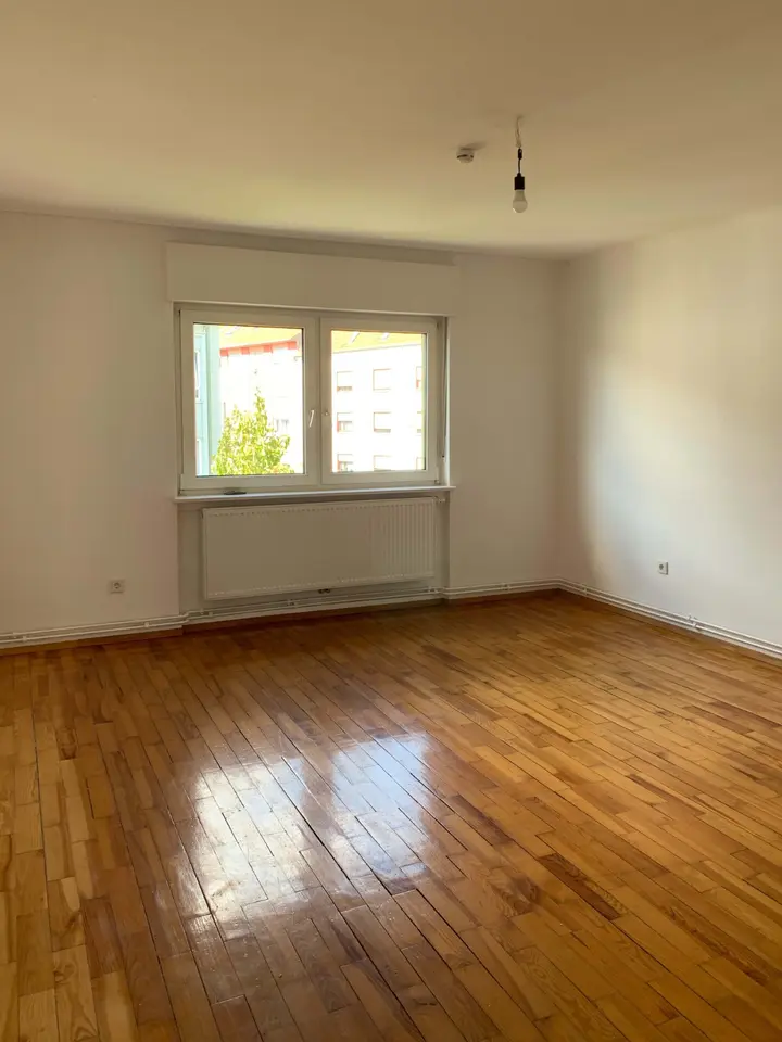 4 Zimmer Wohnung mit 100 m² in Saarbrücken – Bild 1
