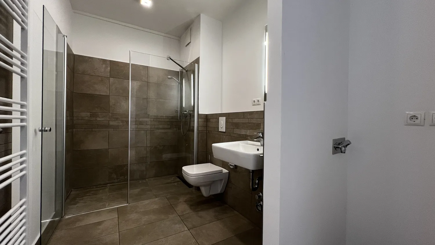 2 room apartment with 75 m² in Berlin – Photo 4