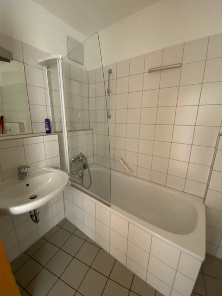 2 Zimmer Wohnung mit 84 m² in Düsseldorf – Bild 3