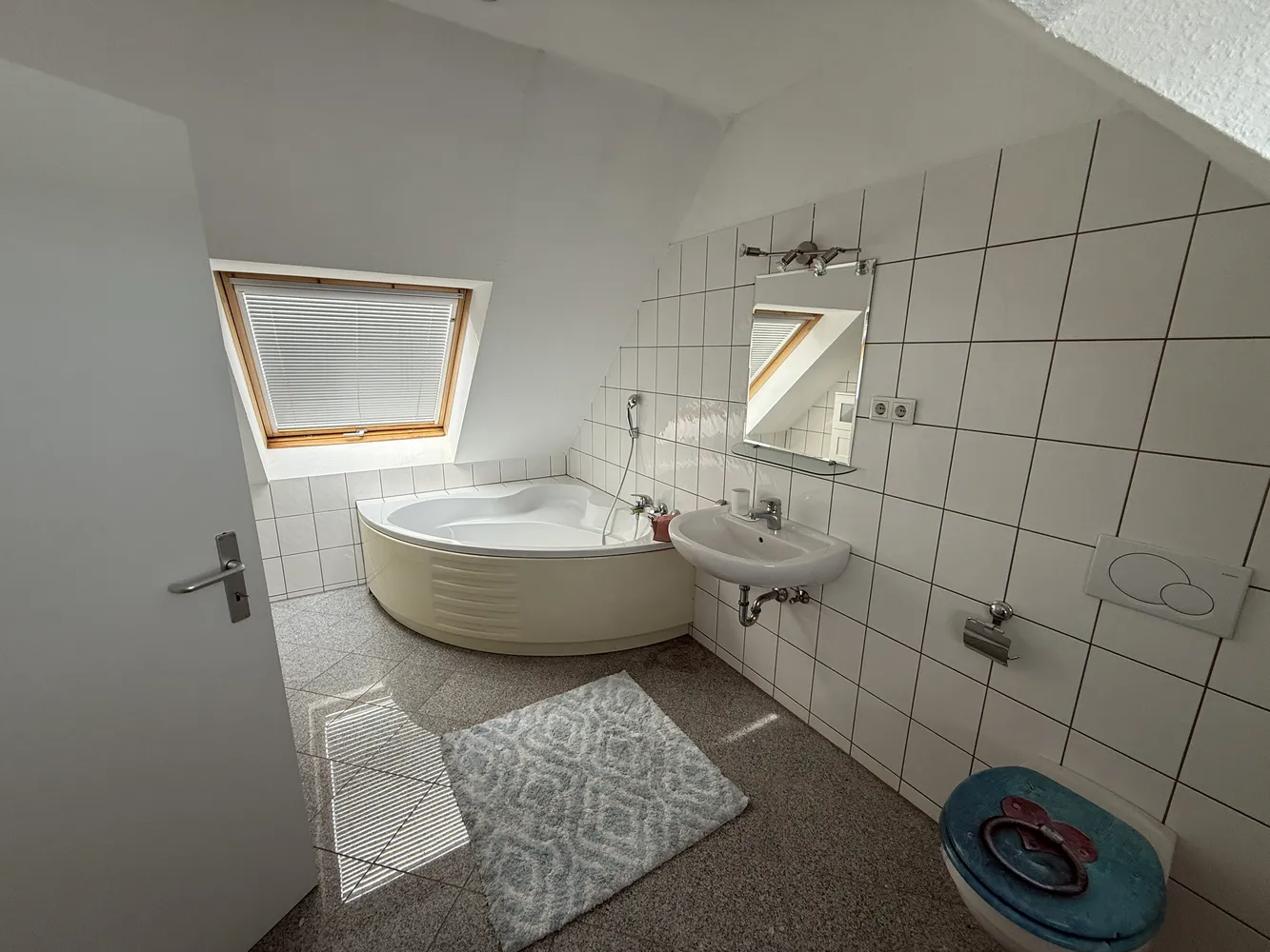 2 Zimmer Wohnung mit 80 m² in Düsseldorf – Bild 4