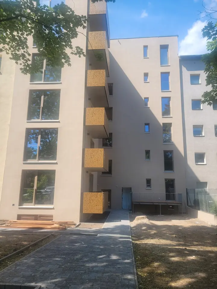 3 Zimmer Wohnung mit 90 m² in Berlin – Bild 3