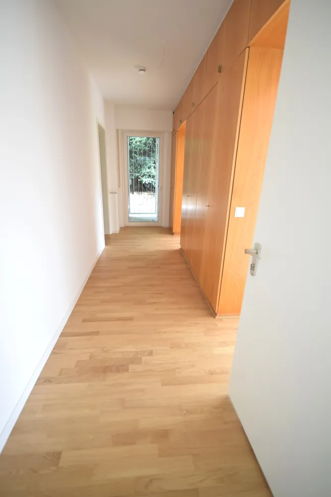 7 Zimmer Wohnung mit 210 m² in Stuttgart – Bild 4