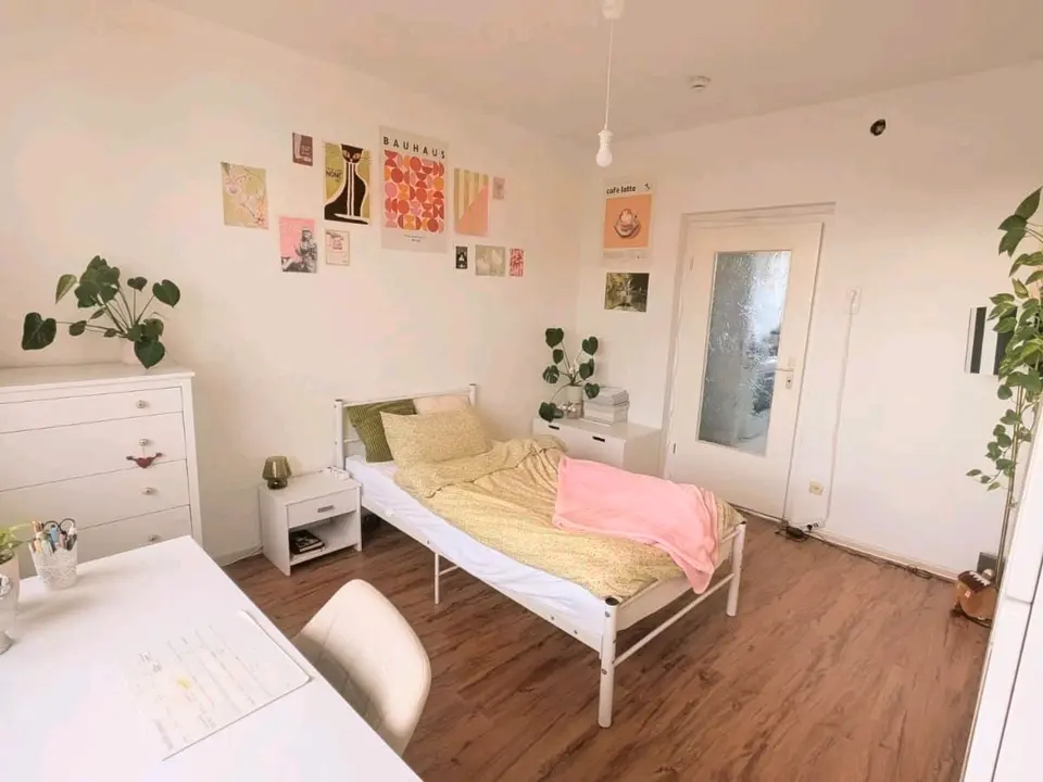 Shared room with 50 m² in Bremerhaven – Photo 2