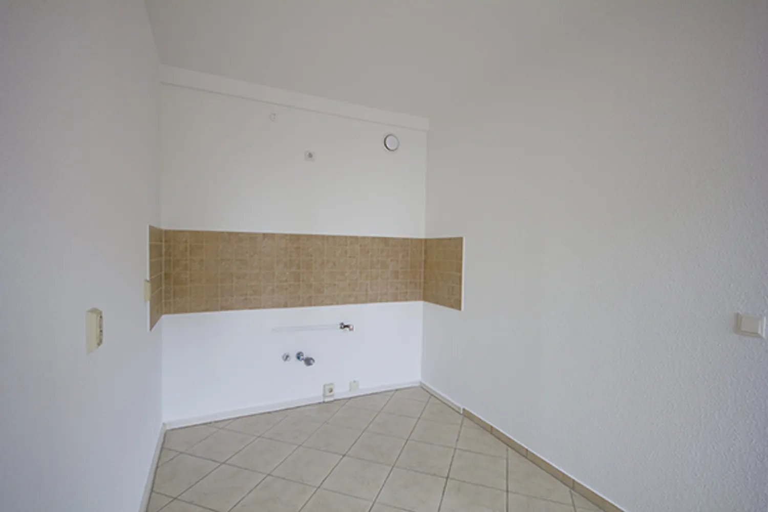 4 Zimmer Wohnung mit 71 m² in Halle (Saale) – Bild 8
