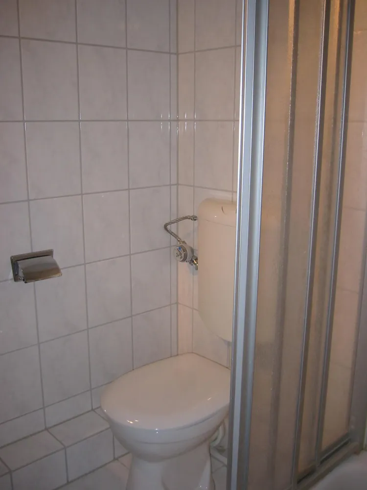 80 Zimmer Wohnung mit 28 m² in Saarbrücken – Bild 3