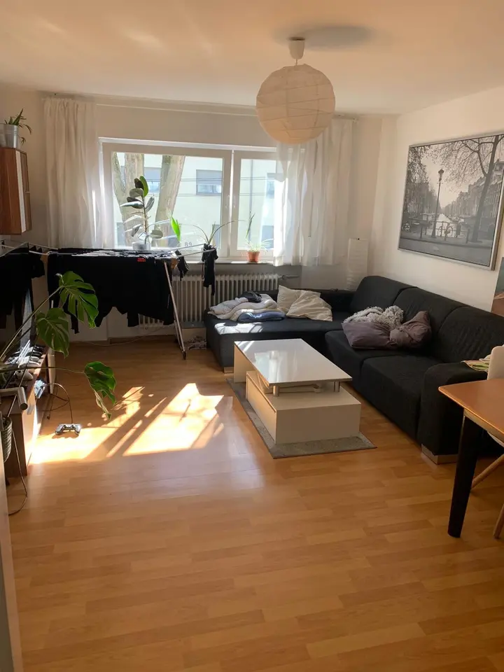 Shared room with 98 m² in Stuttgart – Photo 1
