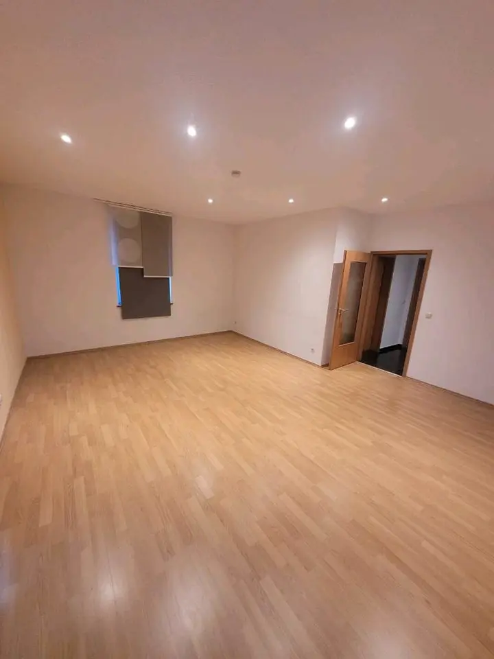 4 Zimmer Wohnung mit 122 m² in Zwickau – Bild 1