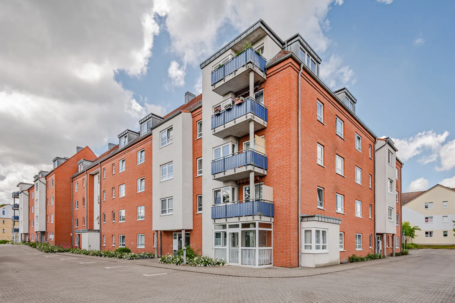 2 Zimmer Wohnung mit 69 m² in Neubrandenburg – Bild 1