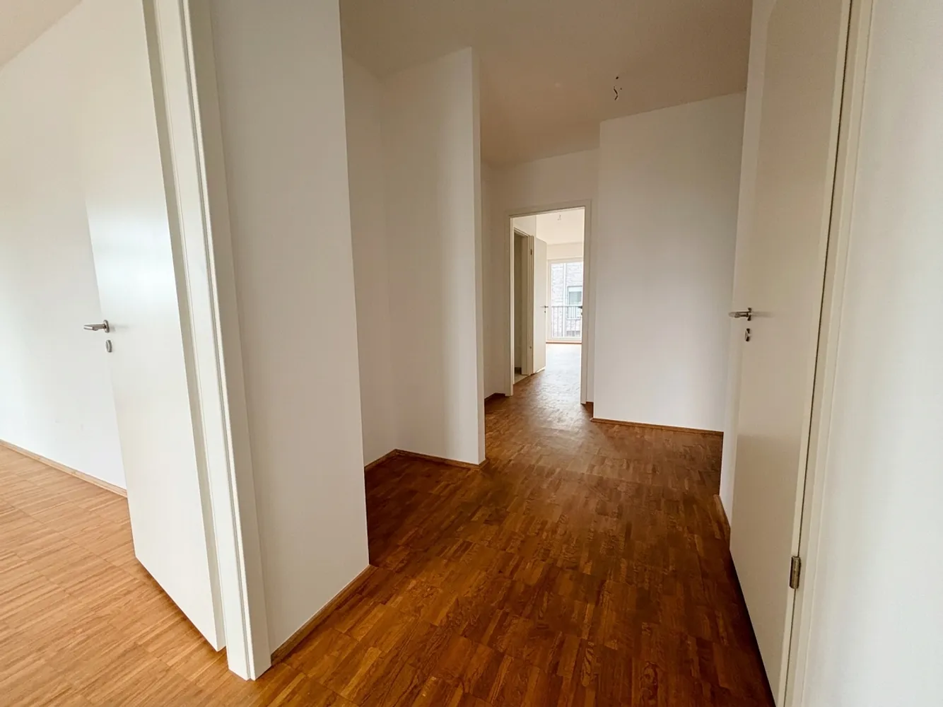 3 Zimmer Wohnung mit 100 m² in Hamburg – Bild 2