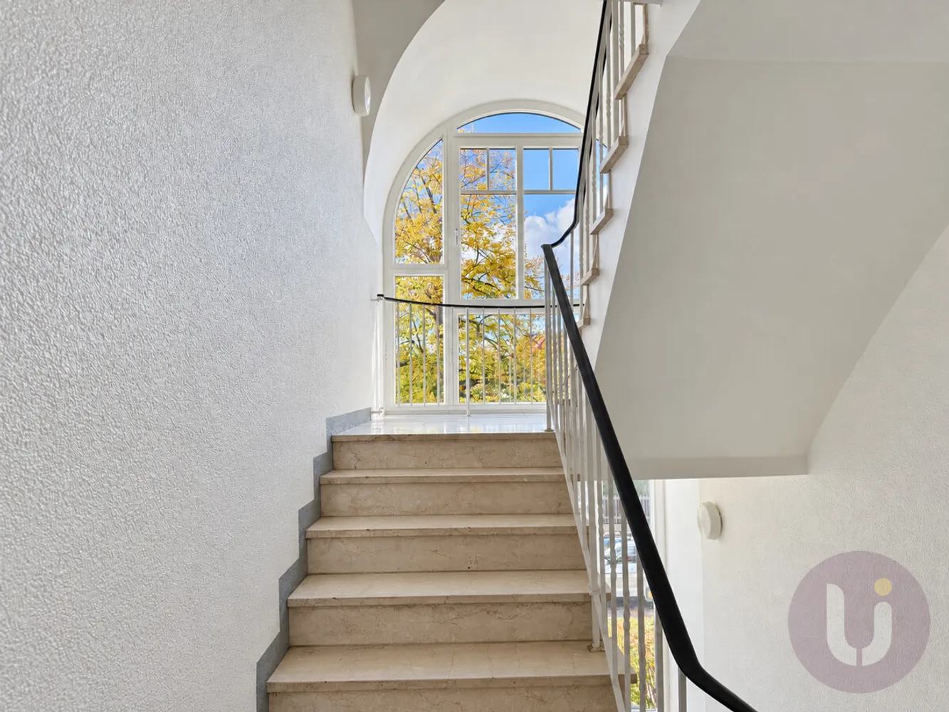 1 room apartment with 52 m² in Munich – Photo 4