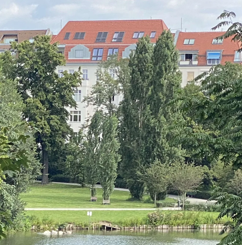 3 Zimmer Wohnung mit 200 m² in Berlin – Bild 1