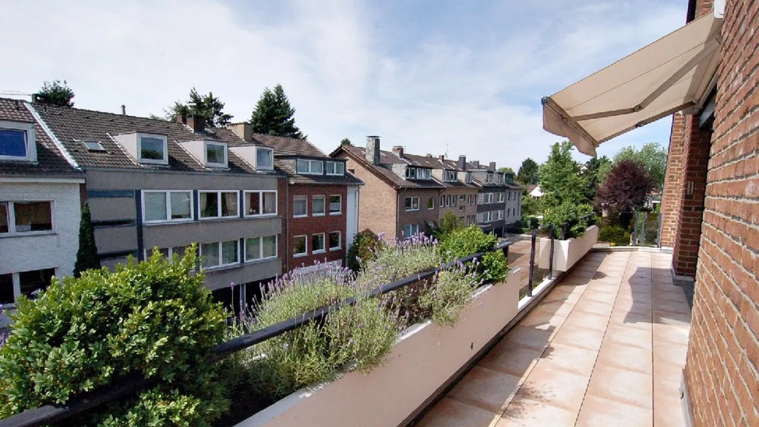 4 Zimmer Wohnung mit 138 m² in Düsseldorf – Bild 3