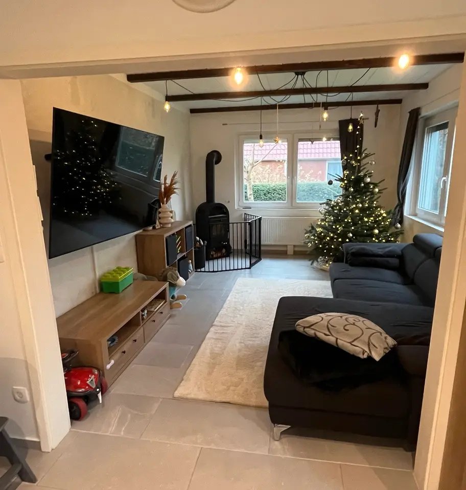 8 Zimmer Haus mit 230 m² in Leer – Bild 1
