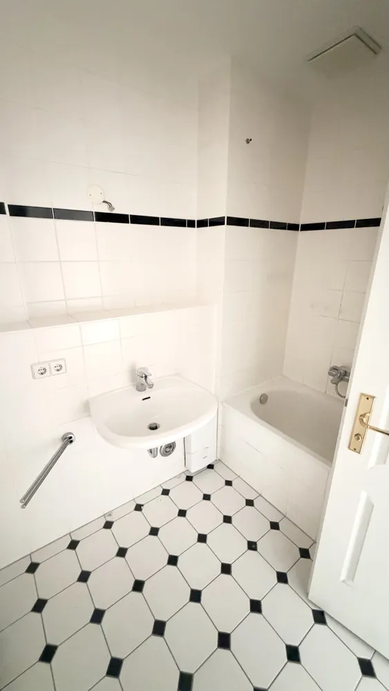 2 Zimmer Wohnung mit 81 m² in Halle (Saale) – Bild 8