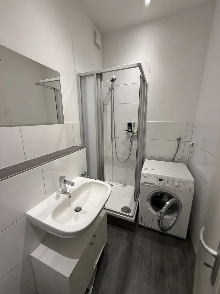 2 room apartment with 50 m² in Cologne – Photo 3