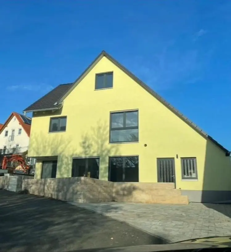 6 Zimmer Haus mit 240 m² in Erlangen – Bild 1