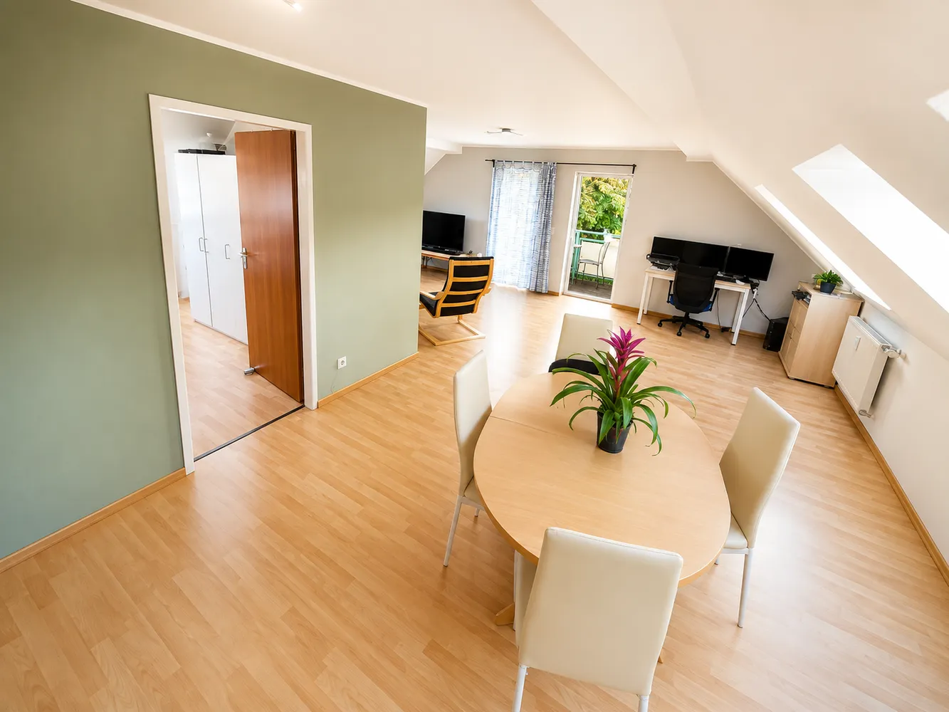 1 Zimmer Wohnung mit 63 m² in Duisburg – Bild 1
