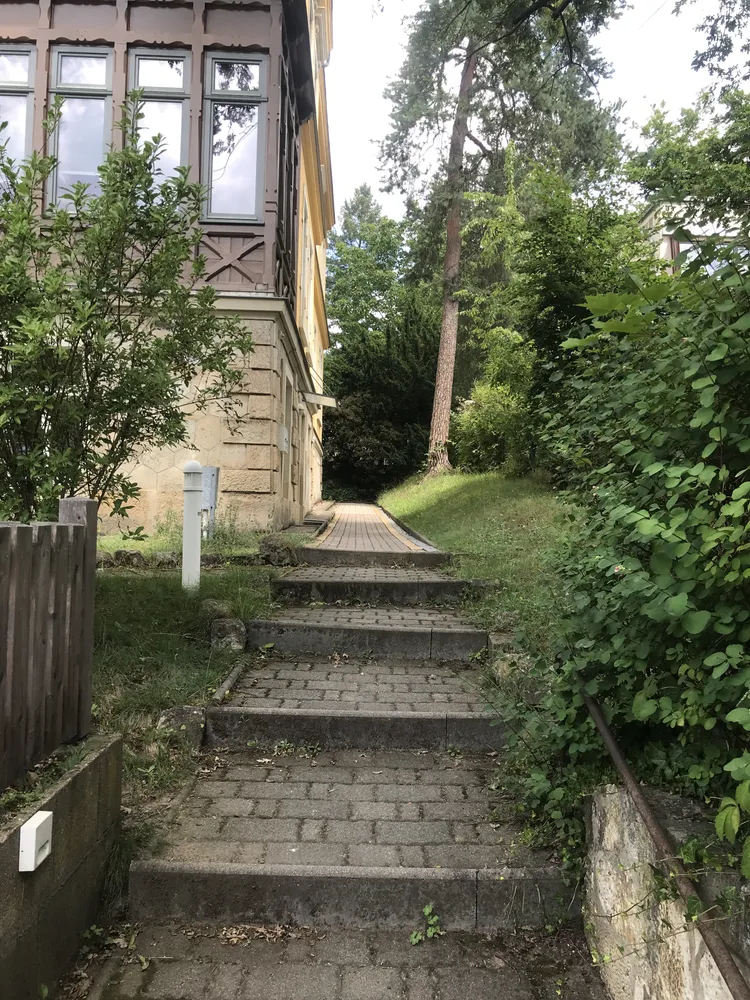 5 Zimmer Wohnung mit 145 m² in Dresden – Bild 2