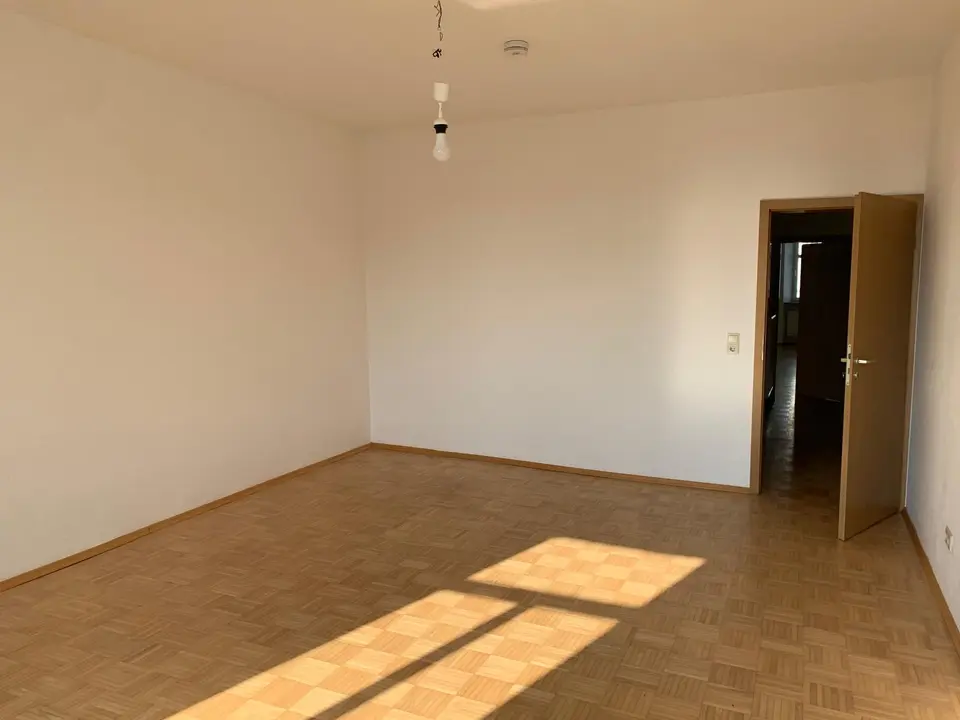 3 Zimmer Wohnung mit 127 m² in Hof – Bild 4