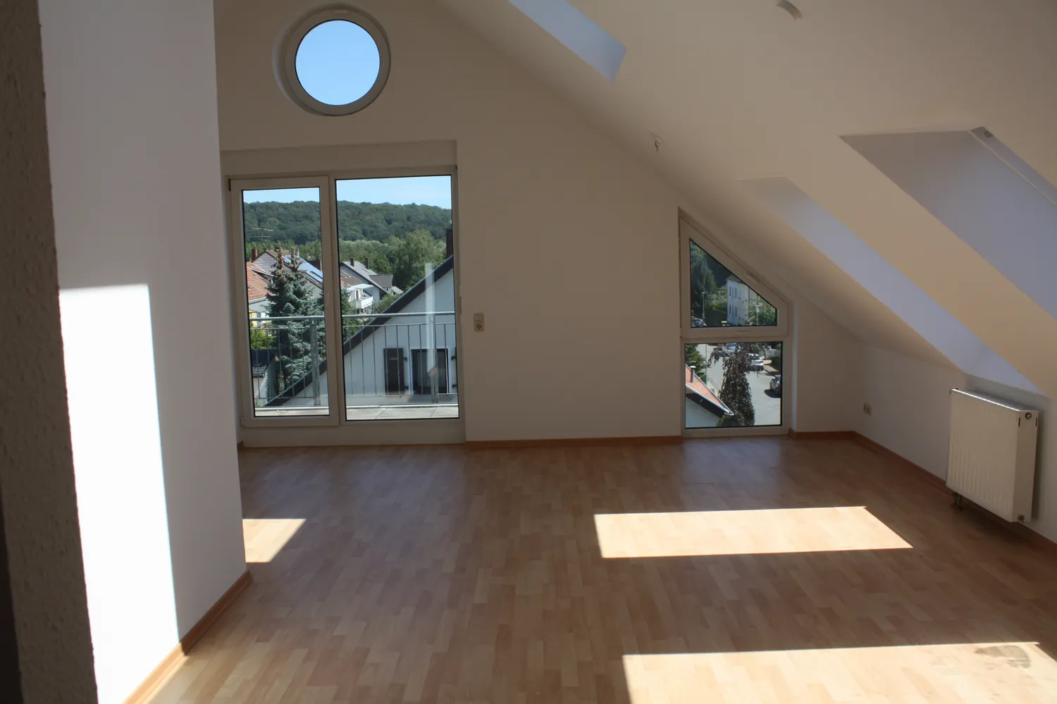 4 Zimmer Wohnung mit 95 m² in Saarbrücken – Bild 1