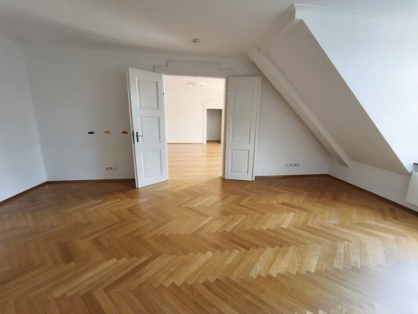5 Zimmer Wohnung mit 200 m² in München – Bild 8