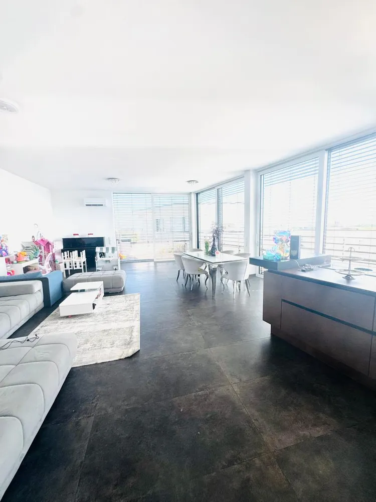 4 Zimmer Wohnung mit 187 m² in Frankfurt am Main – Bild 6