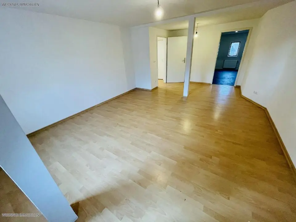 4 Zimmer Wohnung mit 106 m² in Gera – Bild 2
