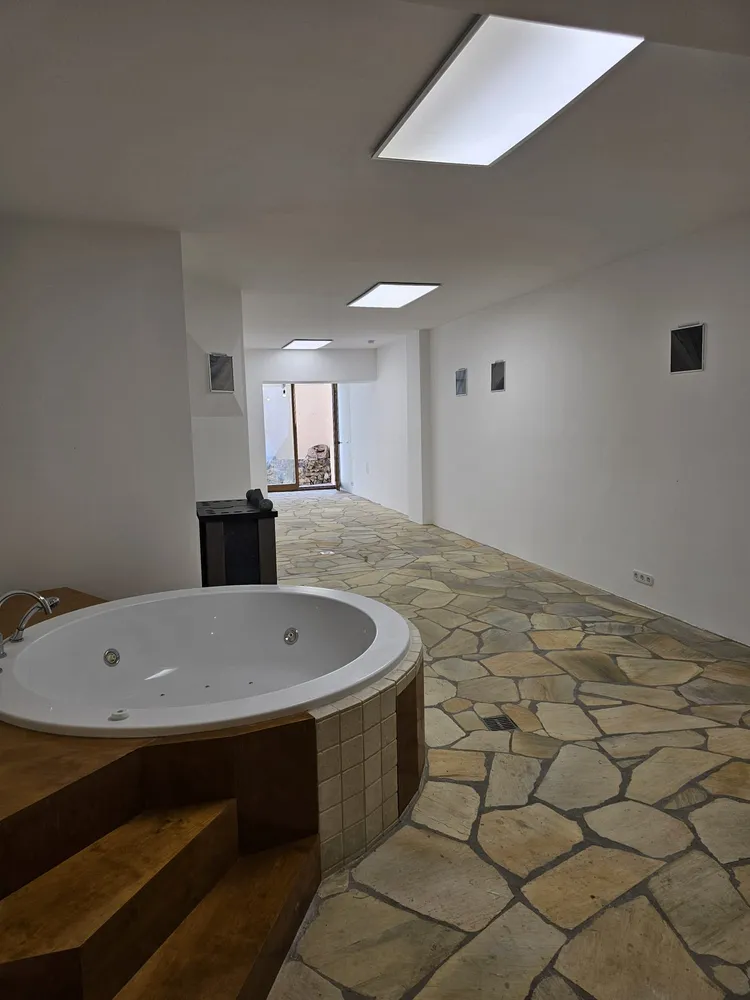 2 Zimmer Wohnung mit 108 m² in Wiesbaden – Bild 9