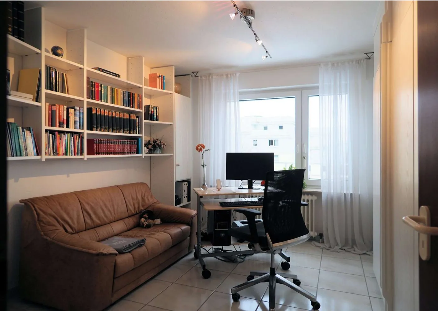 4 Zimmer Wohnung mit 93 m² in Karlsruhe – Bild 2