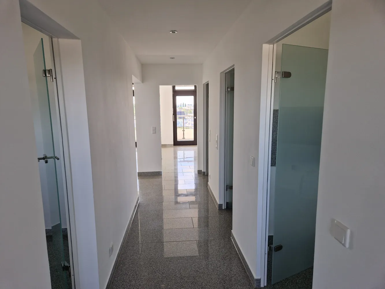 3 Zimmer Wohnung mit 89 m² in Krefeld – Bild 2