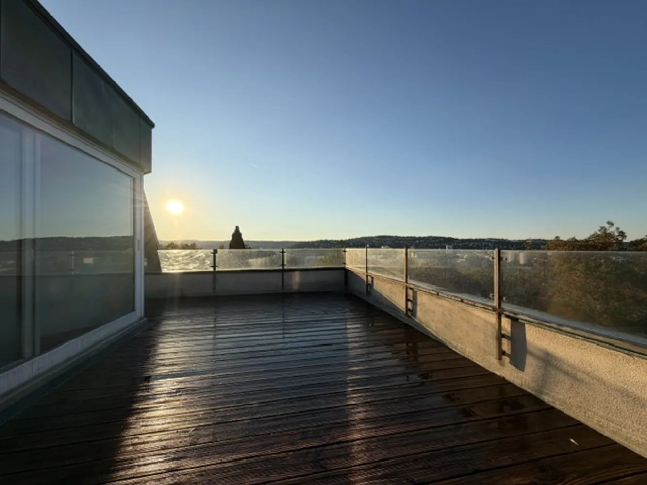 6 Zimmer Wohnung mit 270 m² in Stuttgart – Bild 2